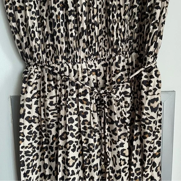 H&M Leopard Print Sleeveless Dress - Picture 3 of 10
